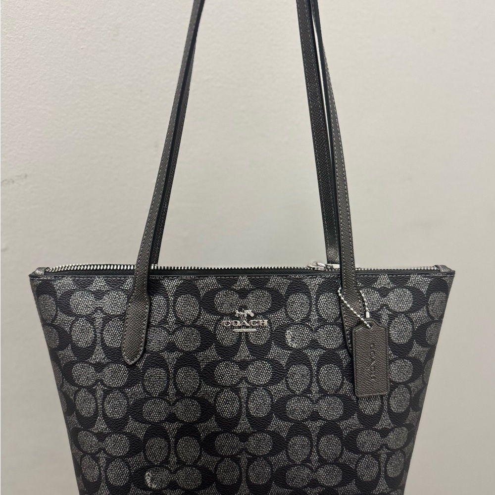 Coach Fiona Zip Tote Black Signature Print Small Handbag Excellent Condition